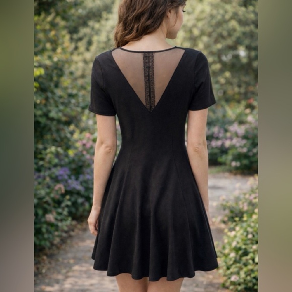 Monteau Women’s Black Lace-Back Mini Skater Dress size Medium